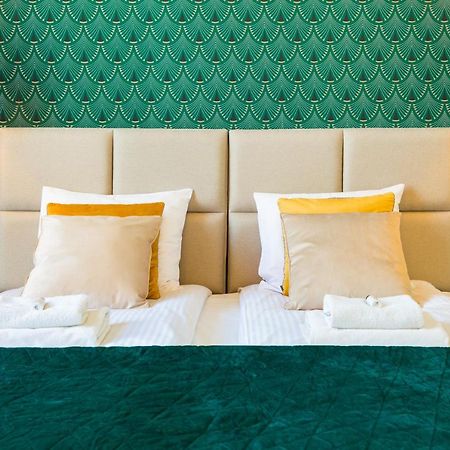 Glamorous Apartment In Heart Of Old Town Краков Экстерьер фото