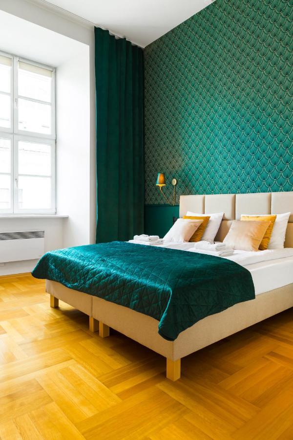 Glamorous Apartment In Heart Of Old Town Краков Экстерьер фото