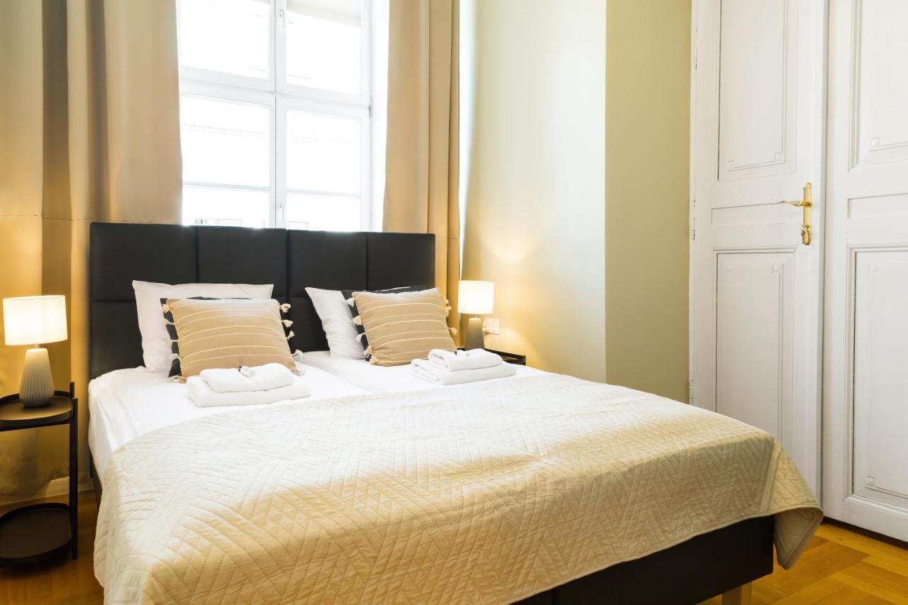 Glamorous Apartment In Heart Of Old Town Краков Экстерьер фото