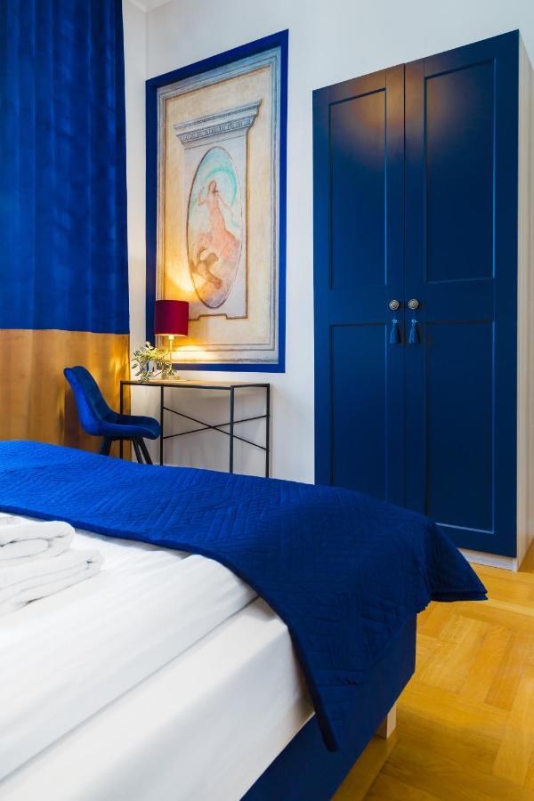 Glamorous Apartment In Heart Of Old Town Краков Экстерьер фото