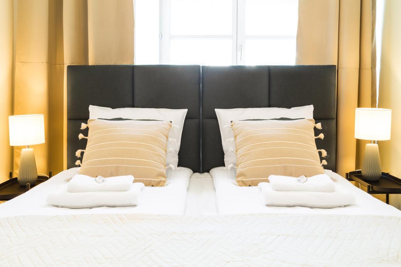 Glamorous Apartment In Heart Of Old Town Краков Экстерьер фото