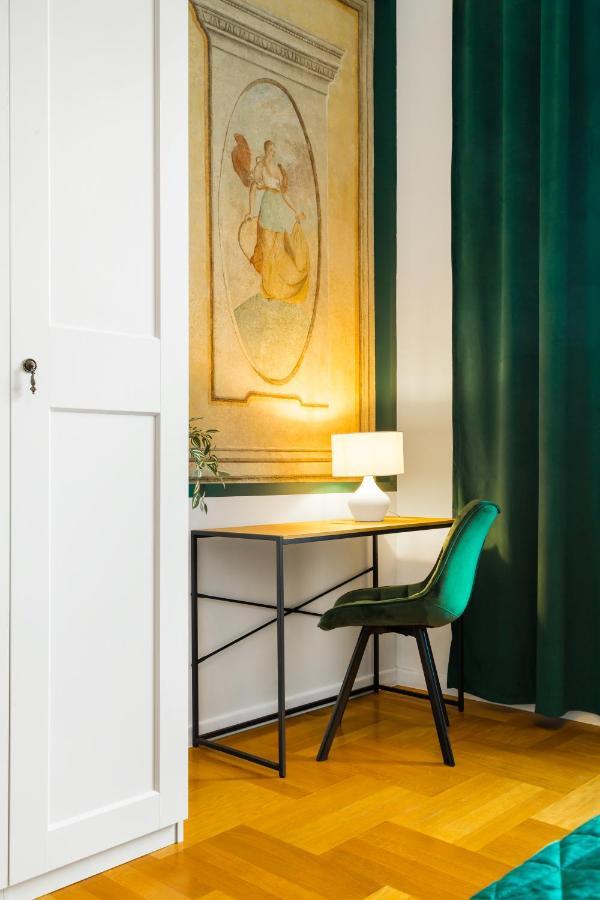Glamorous Apartment In Heart Of Old Town Краков Экстерьер фото