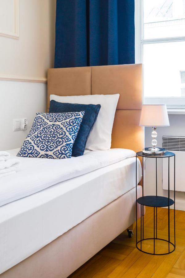 Glamorous Apartment In Heart Of Old Town Краков Экстерьер фото
